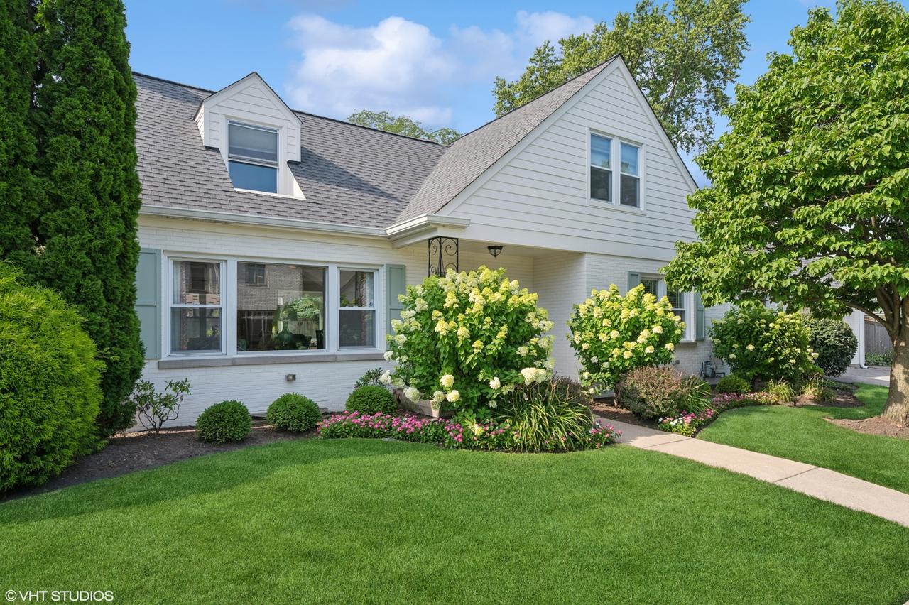 244 Elm St., Glenview, IL 60025