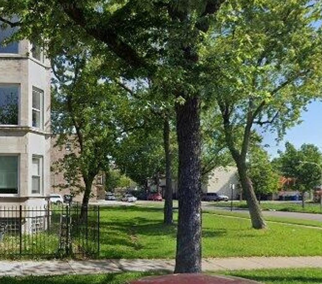 3900 W Gladys Ave., Chicago, IL 60624