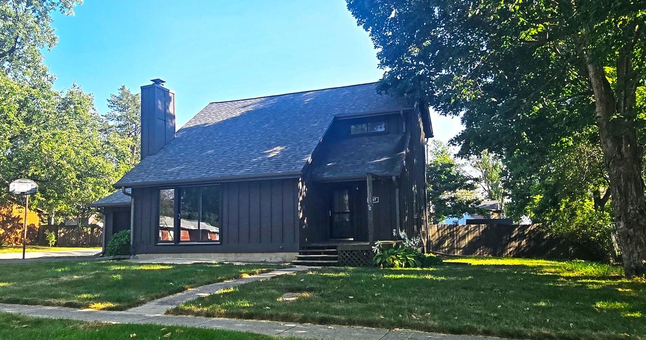 607 E Douglas St., St. Joseph, IL 61873