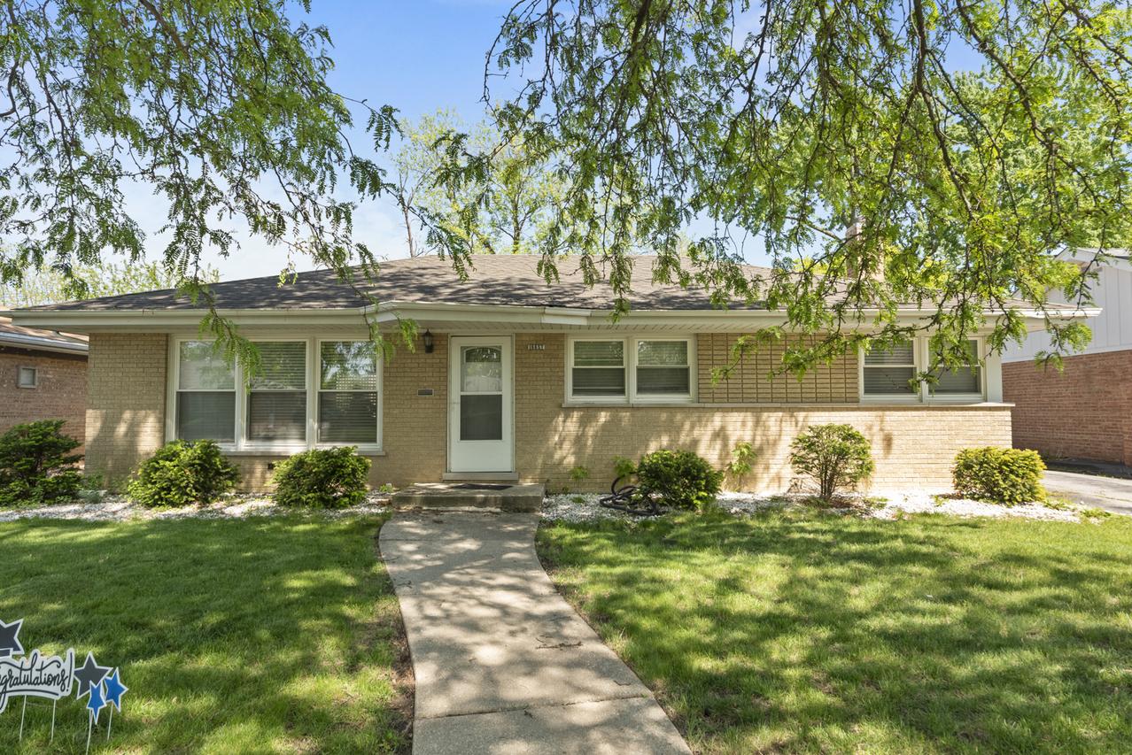 16657 Dobson Ave., South Holland, IL 60473