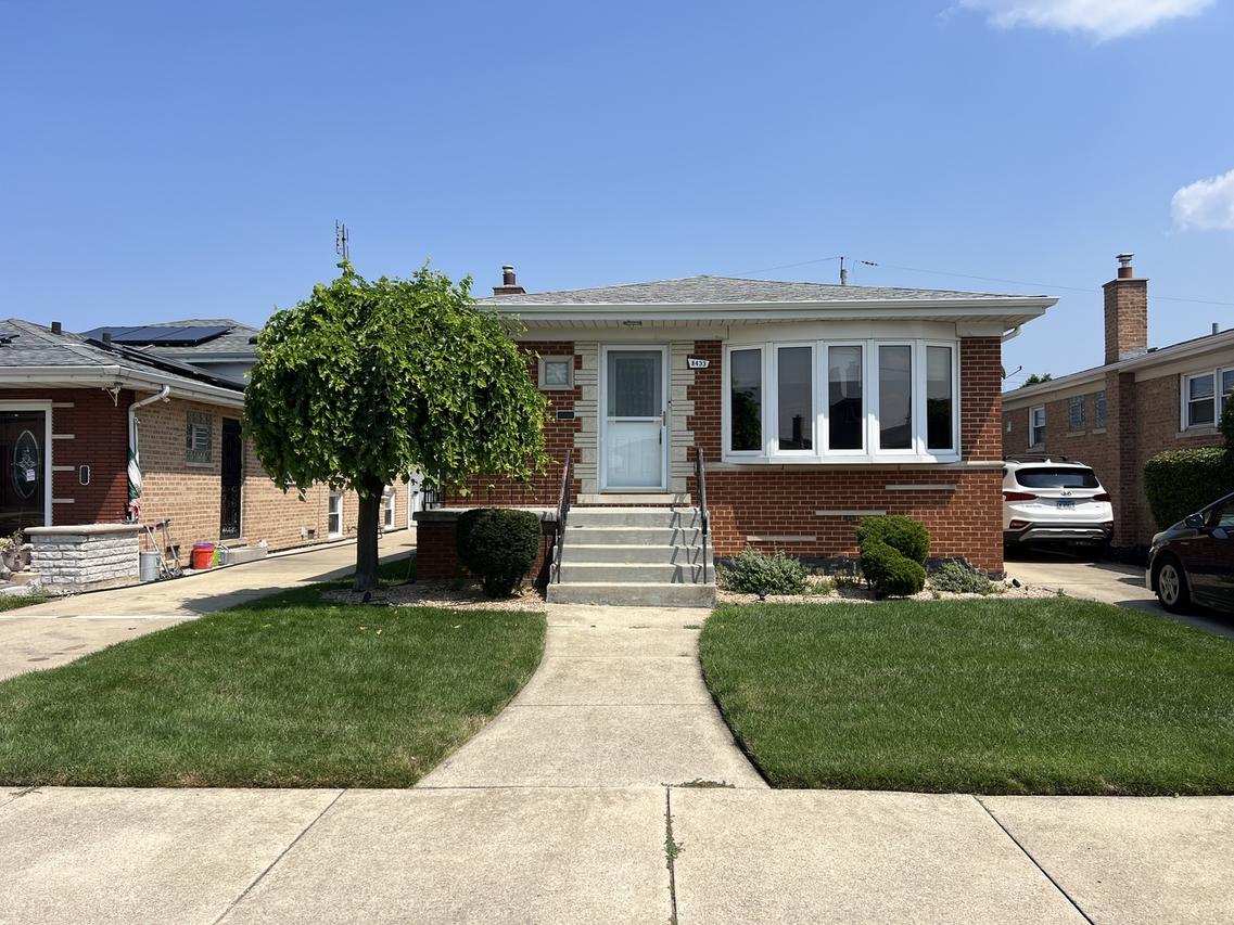 8433 S Karlov Ave., Chicago, IL 60652