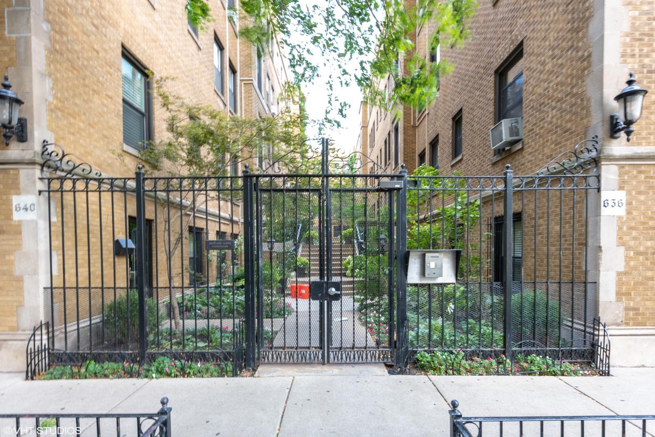 640 W Waveland Ave. #3E, Chicago, IL 60613