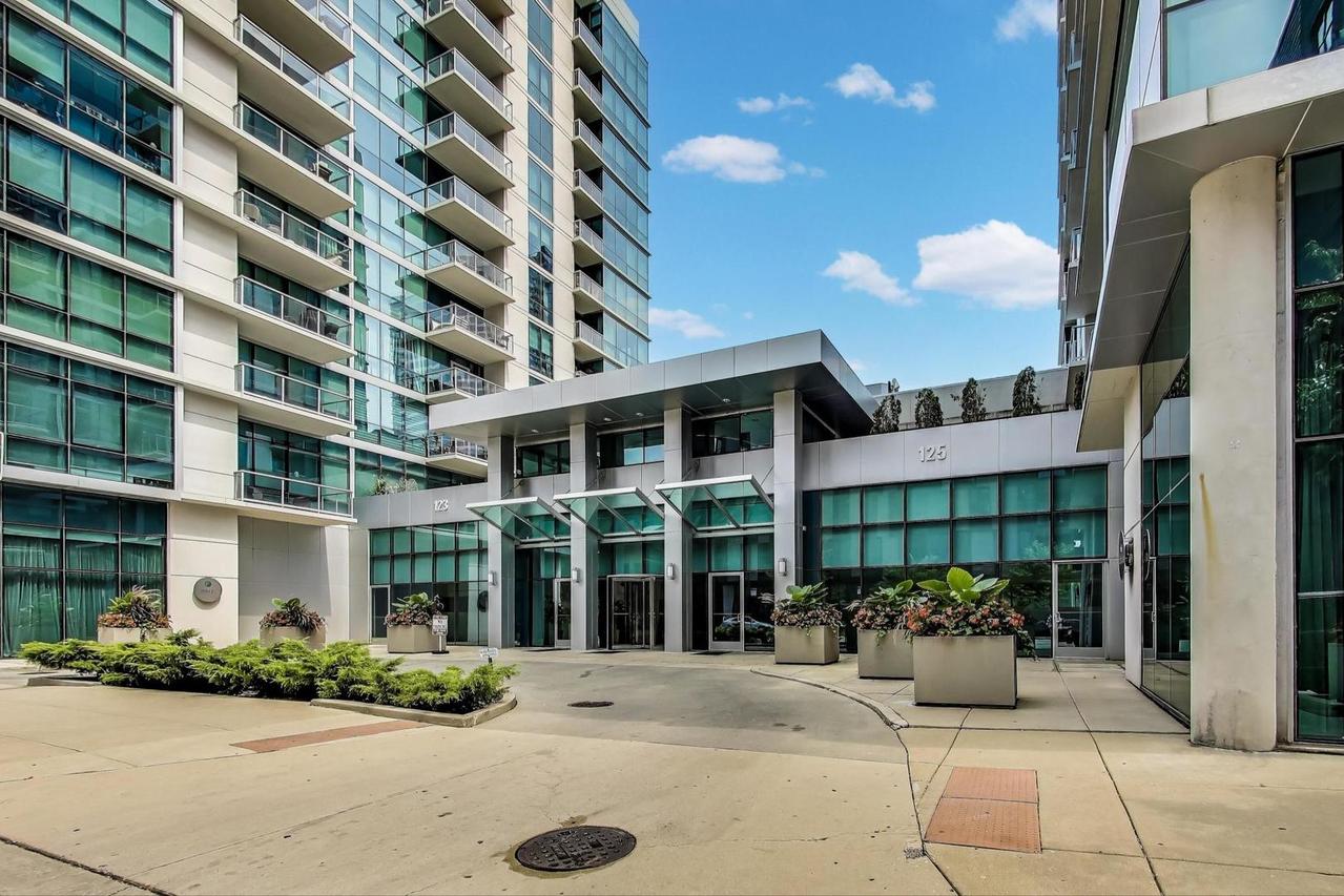 125 S Green St. #1107A, Chicago, IL 60607
