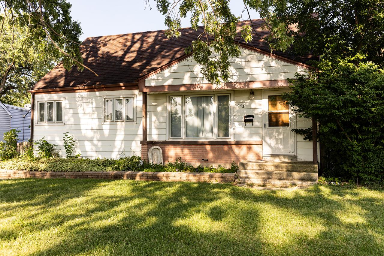 833 Joyce Ave., Melrose Park, IL 60164