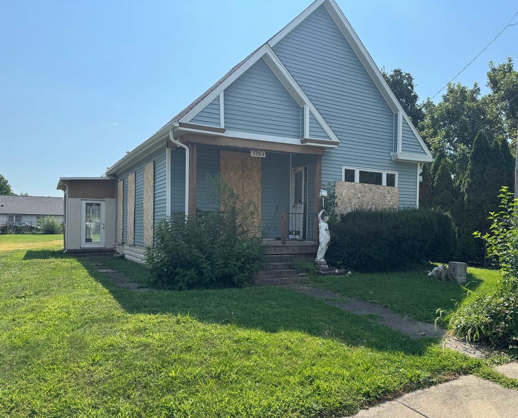 1204 N Goodwin Ave., Urbana, IL 61801