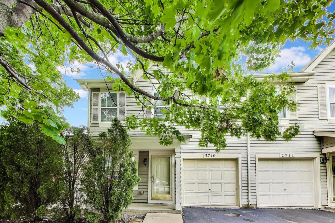 2710 Glenwood Ct., Naperville, IL 60564