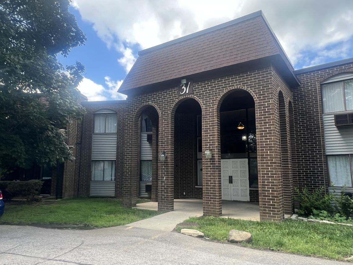 31 Washington Blvd. #108, Mundelein, IL 60060