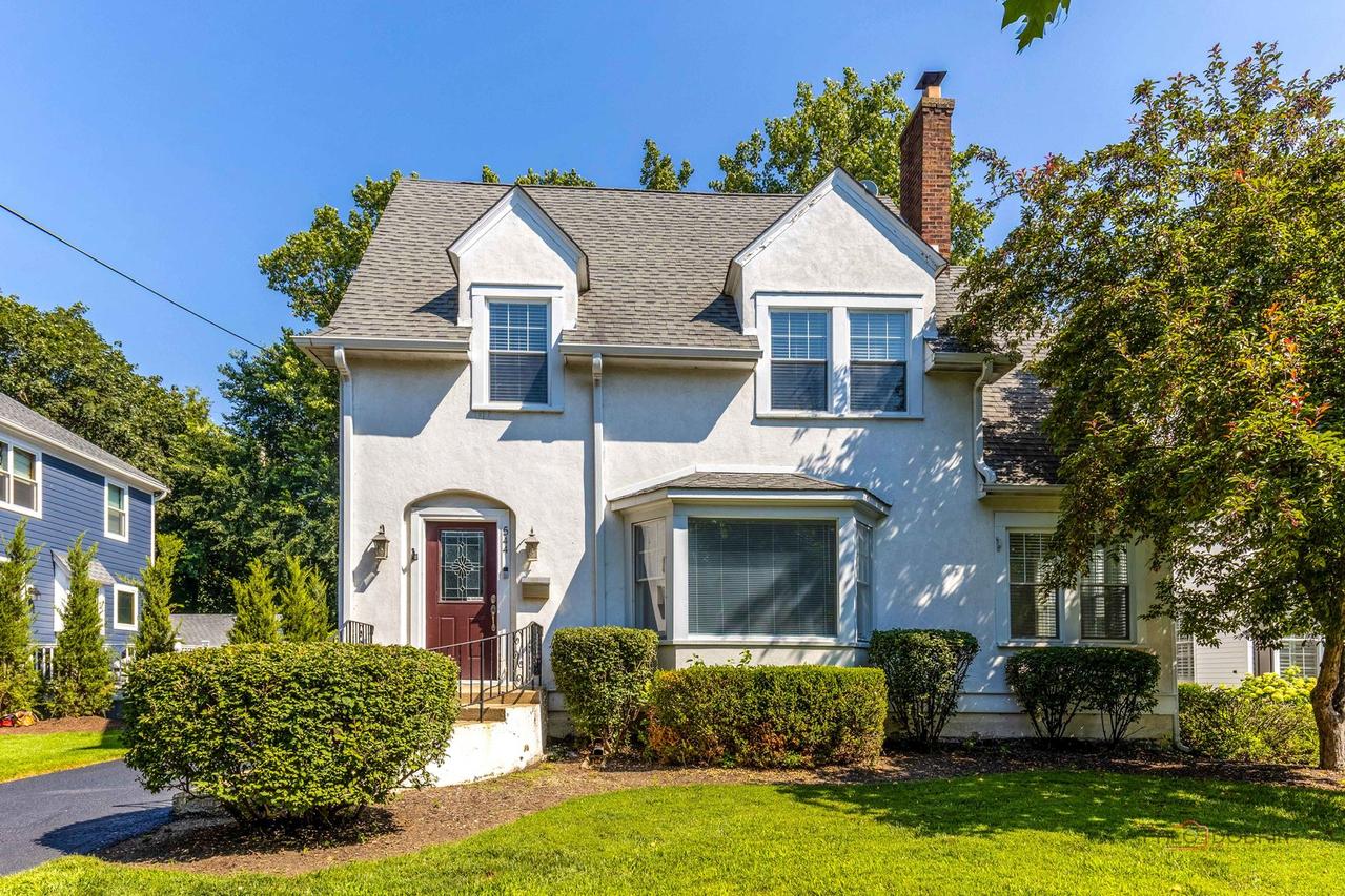 544 Mckinley Ave., Libertyville, IL 60048