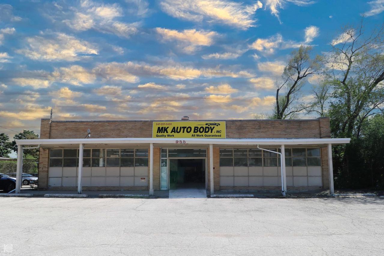 955 Rand Rd., Des Plaines, IL 60016