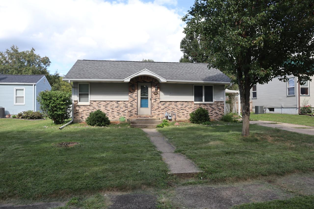 305 Depot St., Walnut, IL 61376