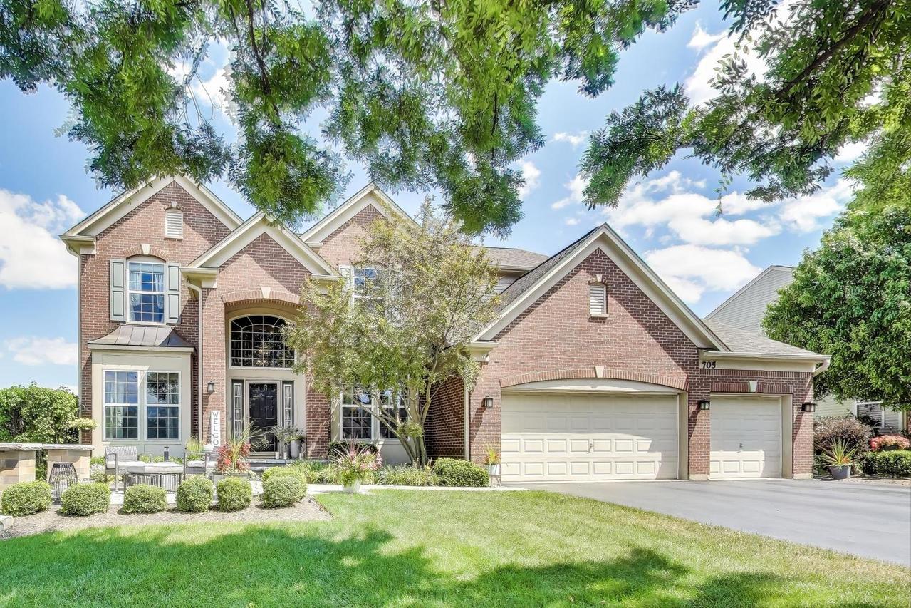705 Porter Cir., Lindenhurst, IL 60046