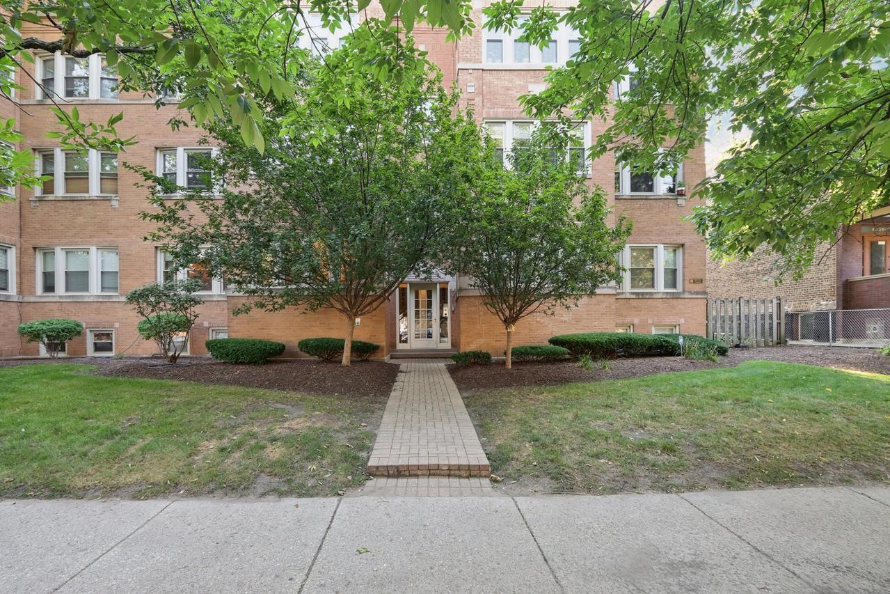 4045 N Southport Ave. #1, Chicago, IL 60613