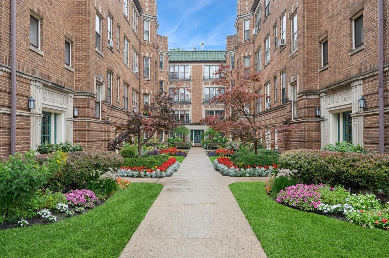 721 Hinman Ave. #1W, Evanston, IL 60202