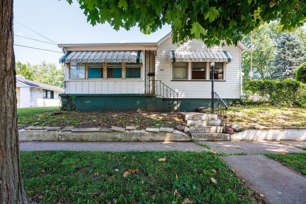 807 N Western Ave., Bloomington, IL 61701