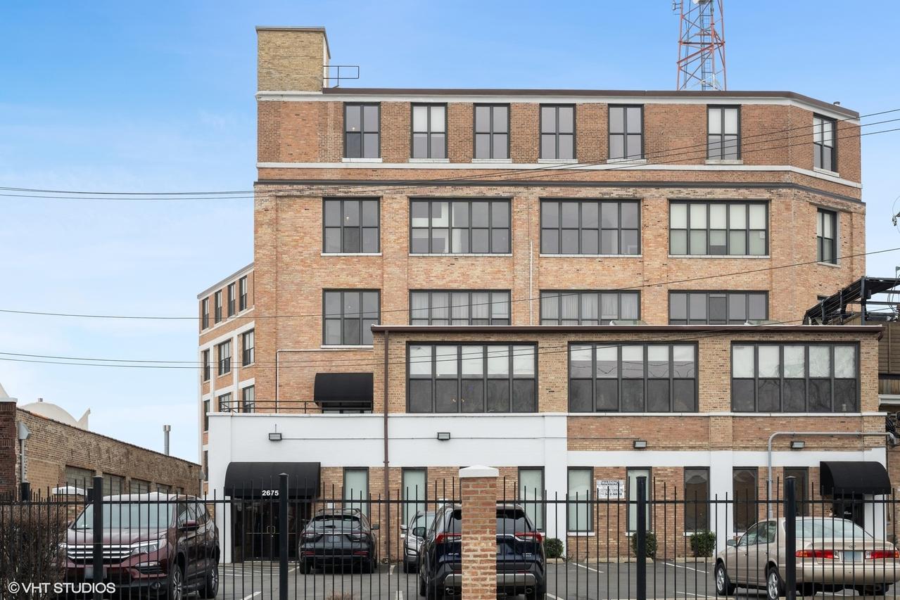 2675 W Grand Ave. #302, Chicago, IL 60612