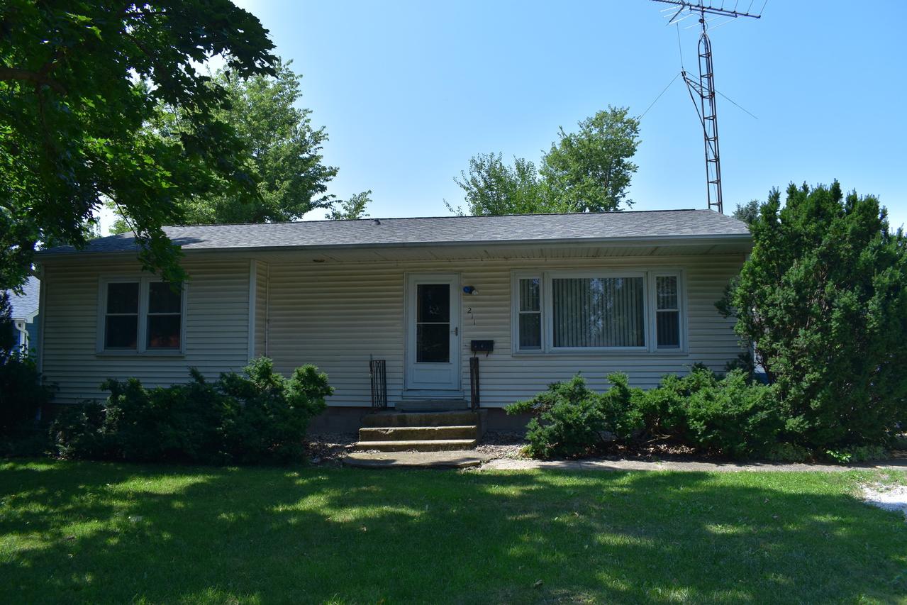 211 N Monroe St., Flanagan, IL 61740