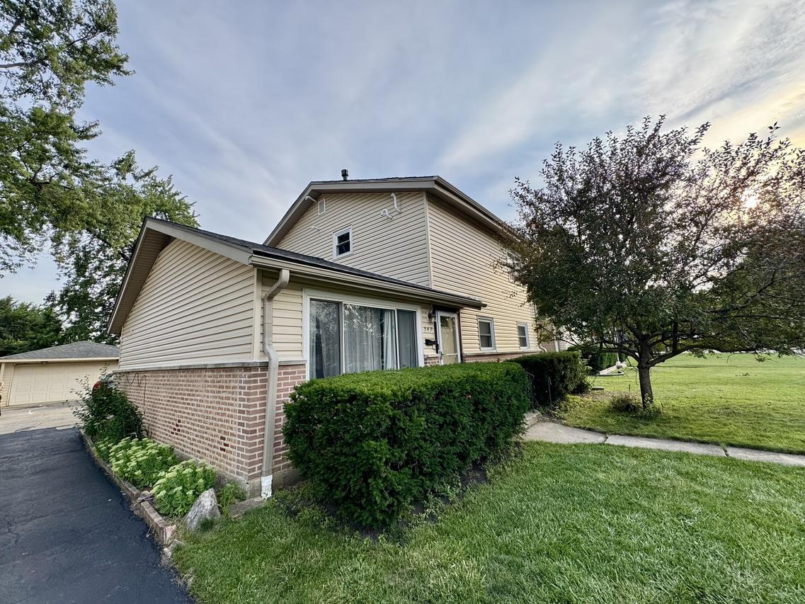 543 W Rose Ave., Addison, IL 60101