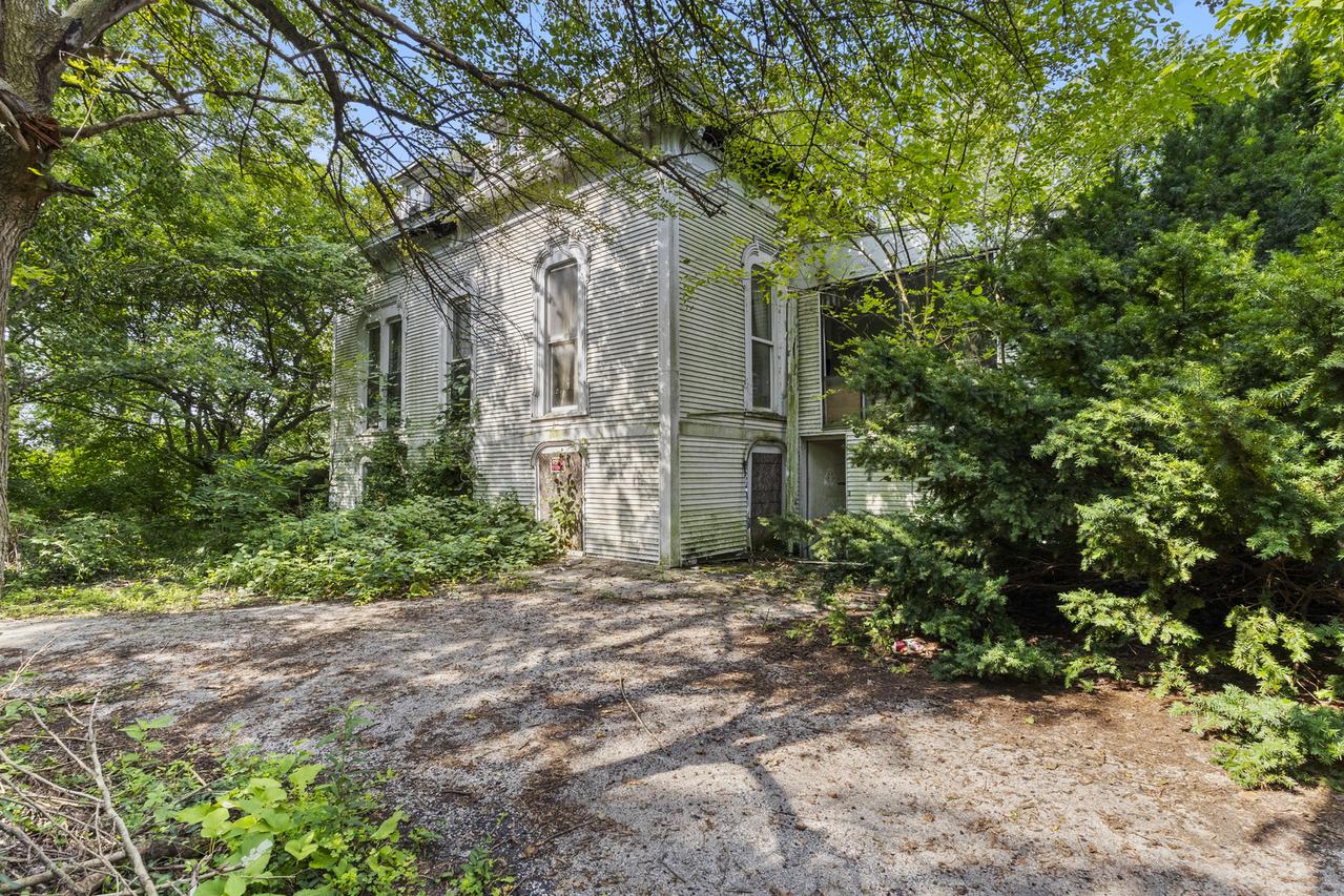 12393 E Il-1, Grant Park, IL 60940