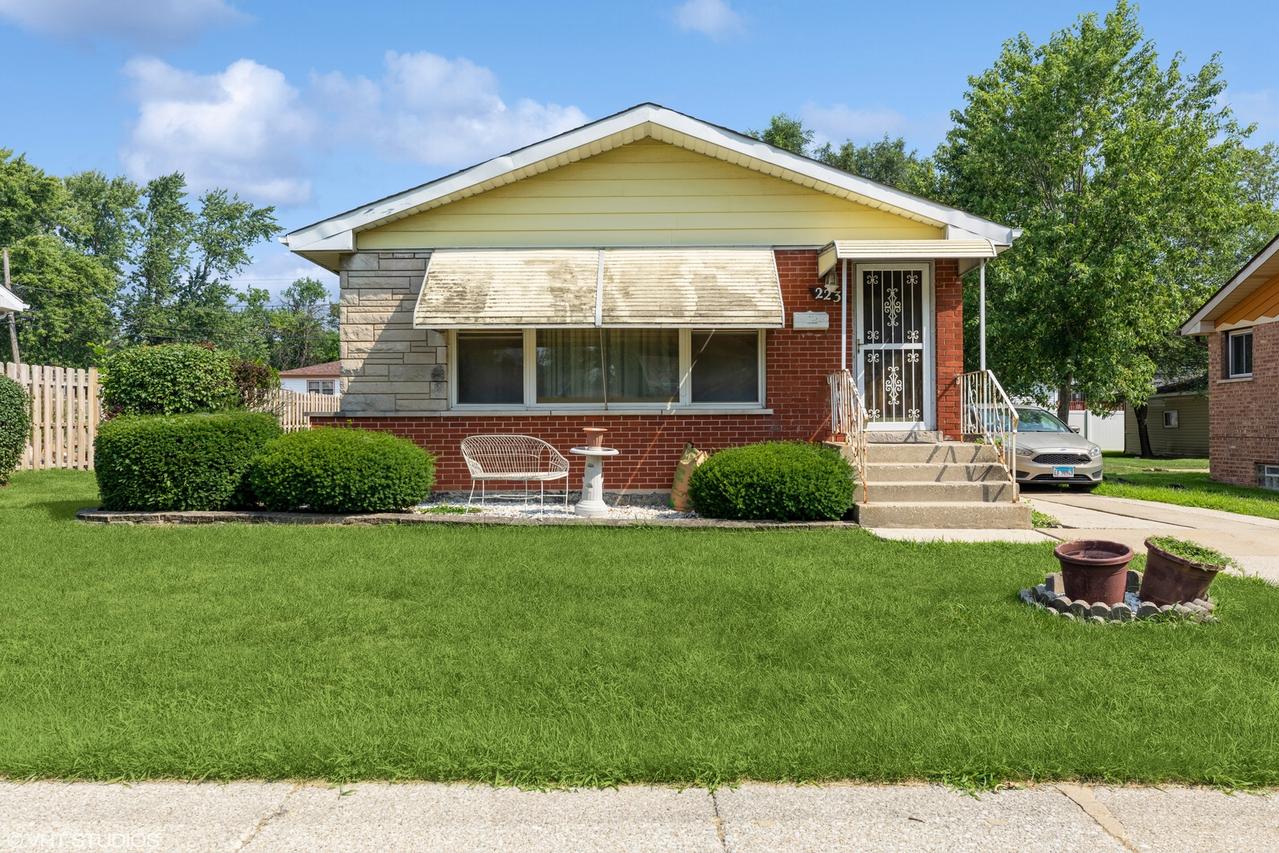 223 Lynn Ln., Chicago Heights, IL 60411