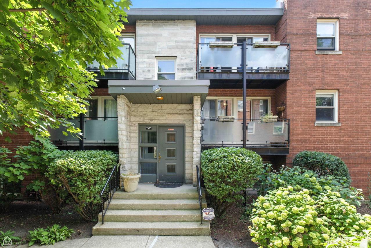 7525 N Damen Ave. #M1, Chicago, IL 60645