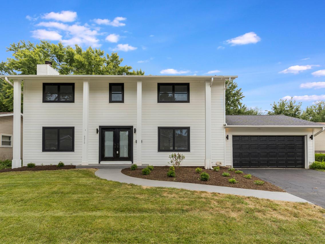 6013 Perry Dr., Woodridge, IL 60517