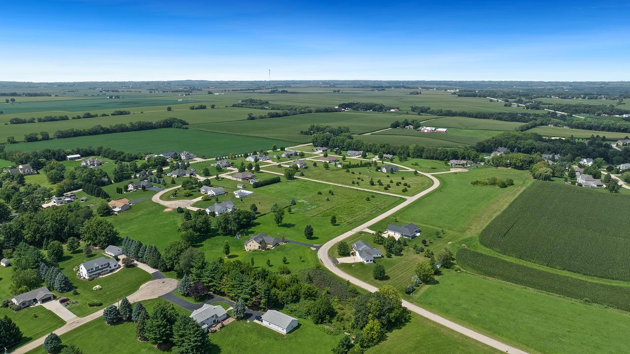 582 Panther Dr., Dixon, IL 61021