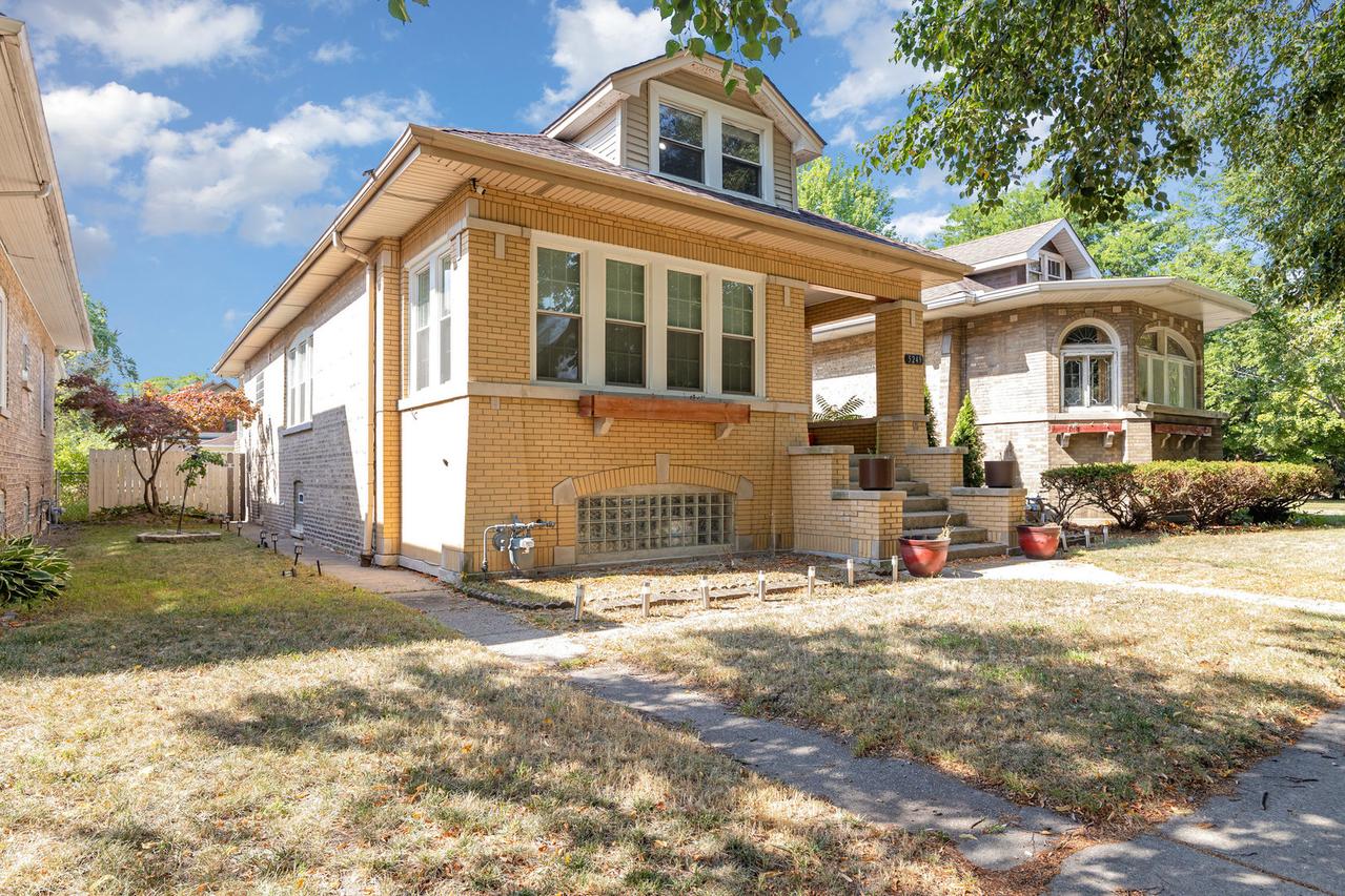 5249 Hoffman St., Skokie, IL 60077