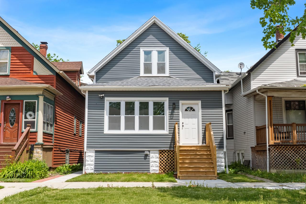 5748 W Erie St., Chicago, IL 60644