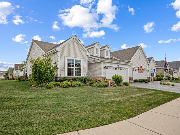 545 N Falls Cir., Pingree Grove, IL 60140