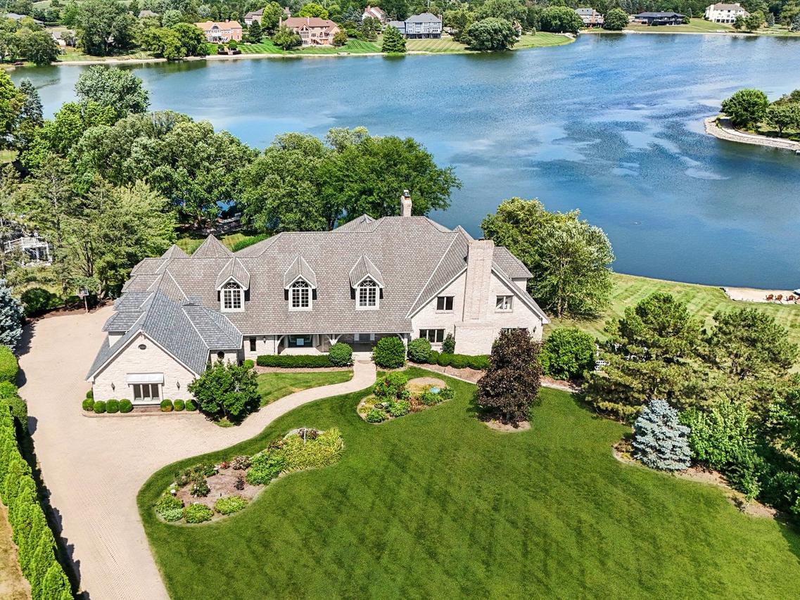 1314 Dunheath Dr., Barrington, IL 60010