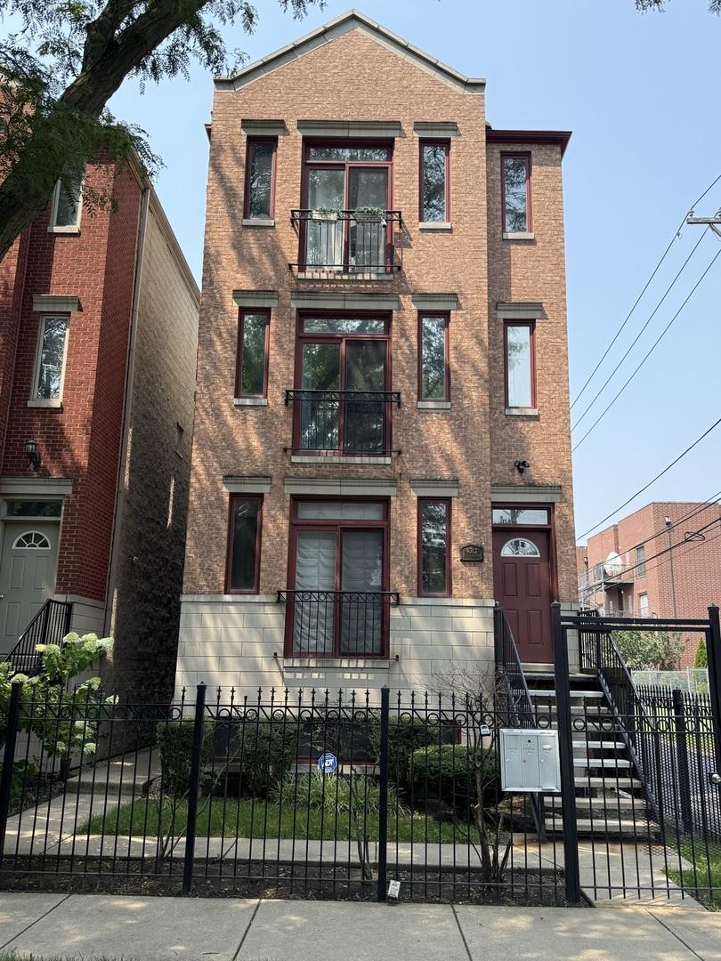 4312 S Saint Lawrence Ave. #1, Chicago, IL 60653