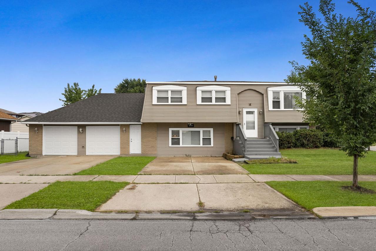 16447 S 76th Ave., Tinley Park, IL 60477
