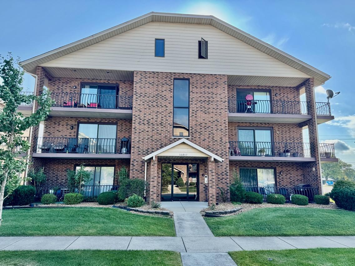 16837 81st Ave. #1S, Tinley Park, IL 60477