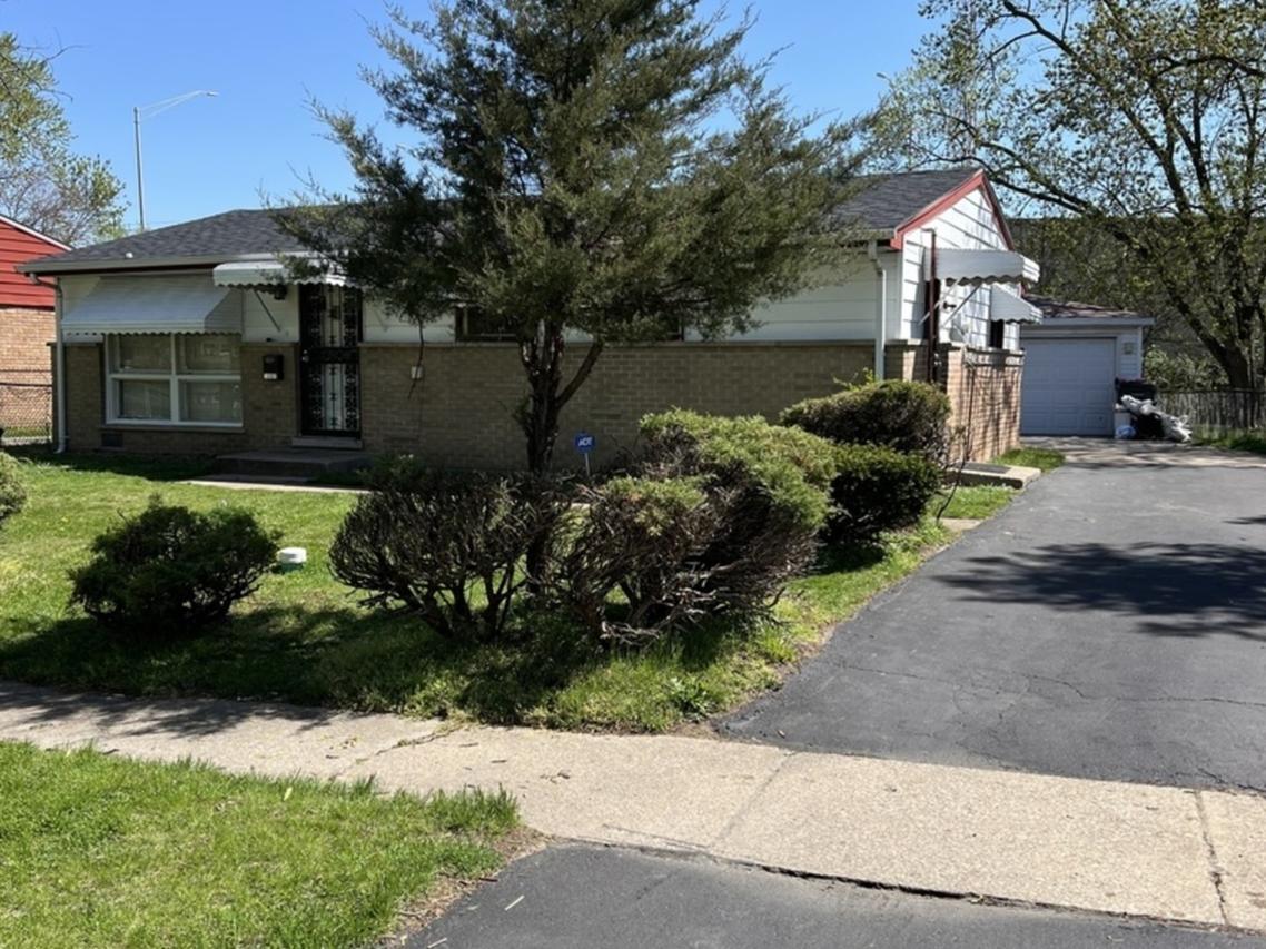 16501 Oxford Dr., Markham, IL 60428