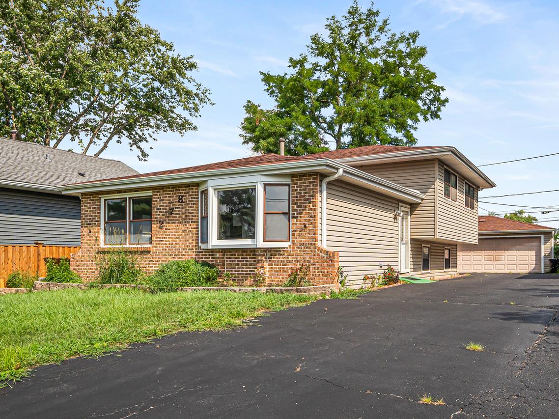 26W278 Harrison Ave., Winfield, IL 60190
