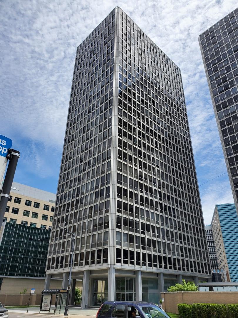 340 W Diversey Pkwy. #2718, Chicago, IL 60657