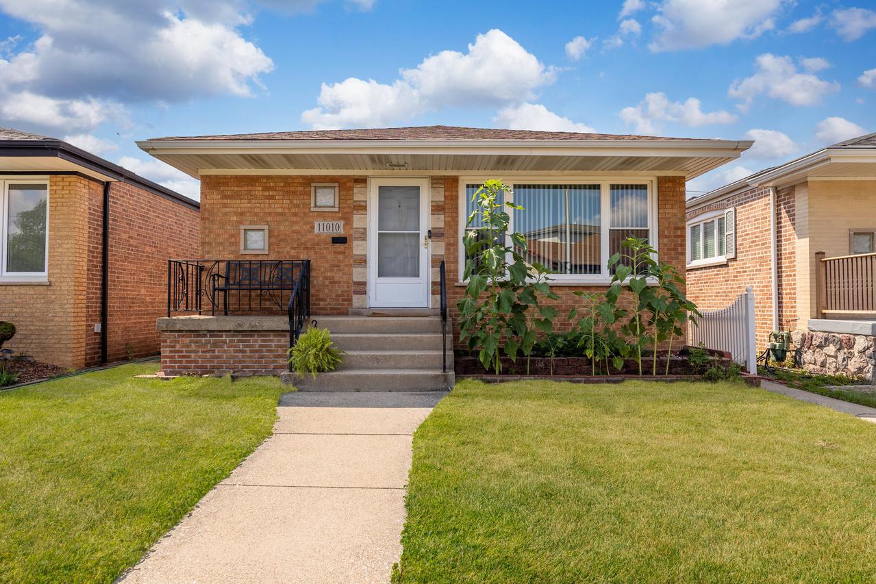 11010 S Avenue F, Chicago, IL 60617