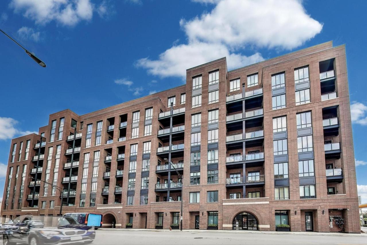 323 S Racine Ave. #3D, Chicago, IL 60607