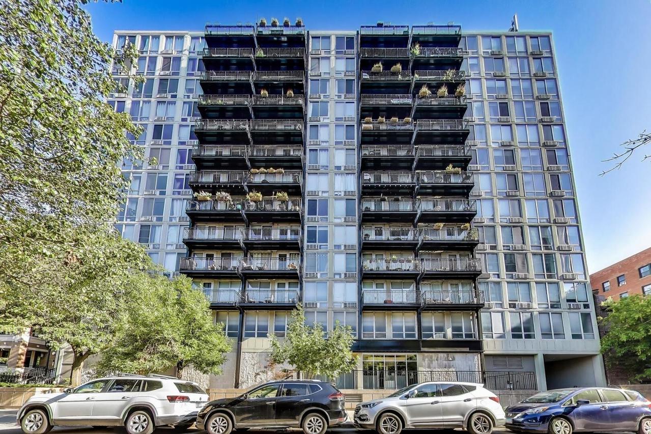 450 W Briar Pl. #11H, Chicago, IL 60657