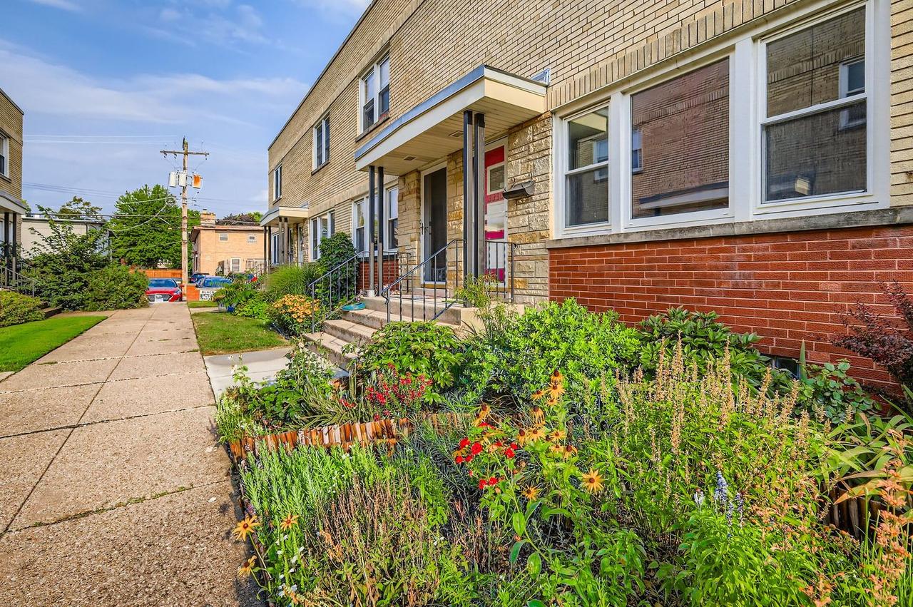 333 Wesley Ave., Oak Park, IL 60302