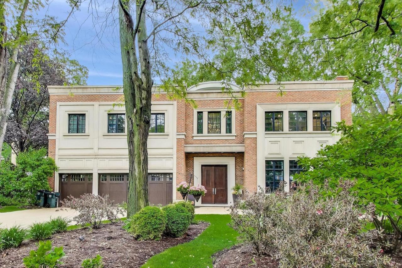 6535 N Tower Circle Dr., Lincolnwood, IL 60712