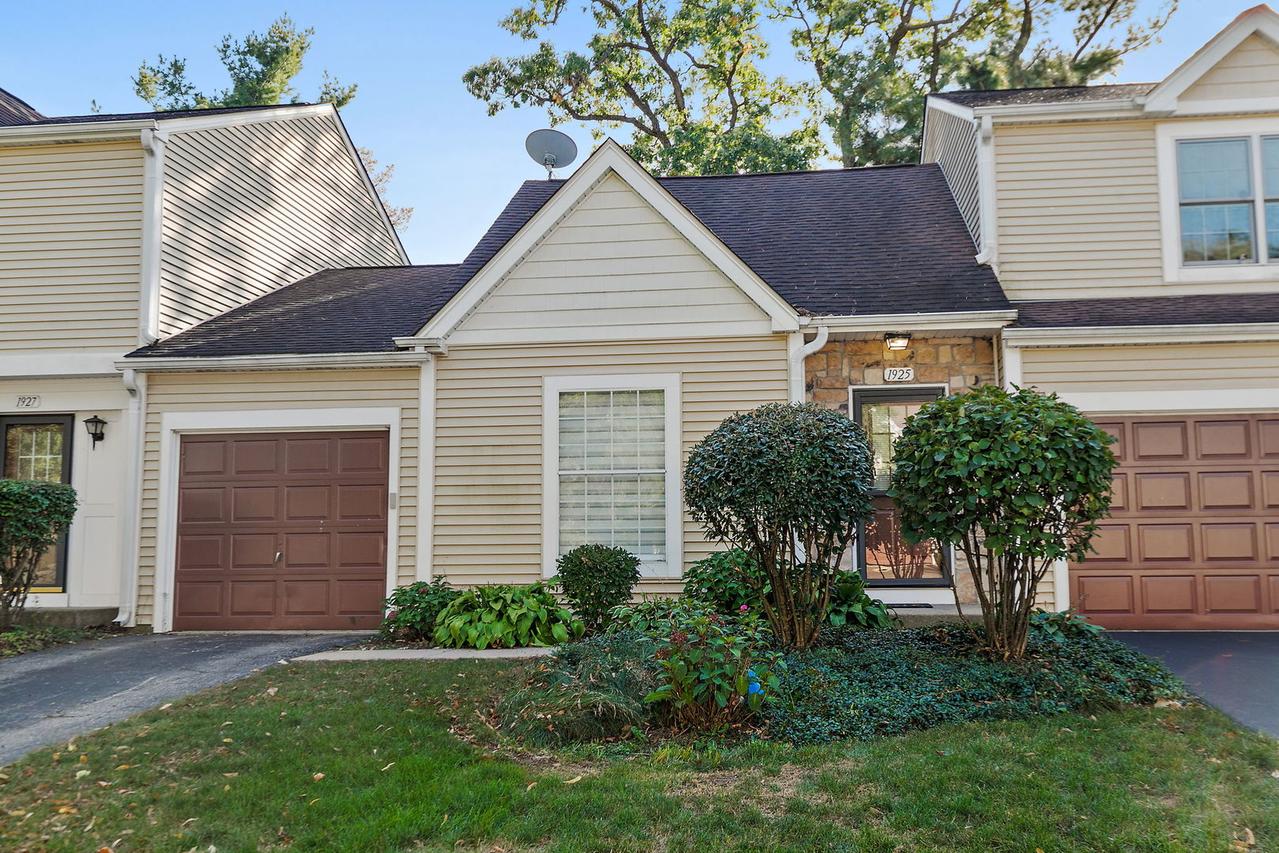 1925 Ozark Pkwy., Algonquin, IL 60102