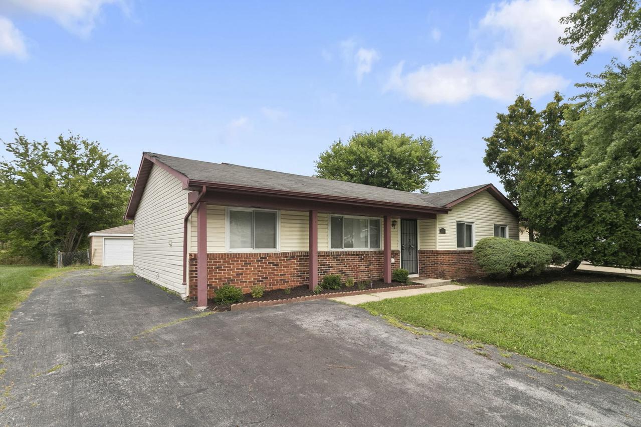5838 Woodgate Dr., Matteson, IL 60443