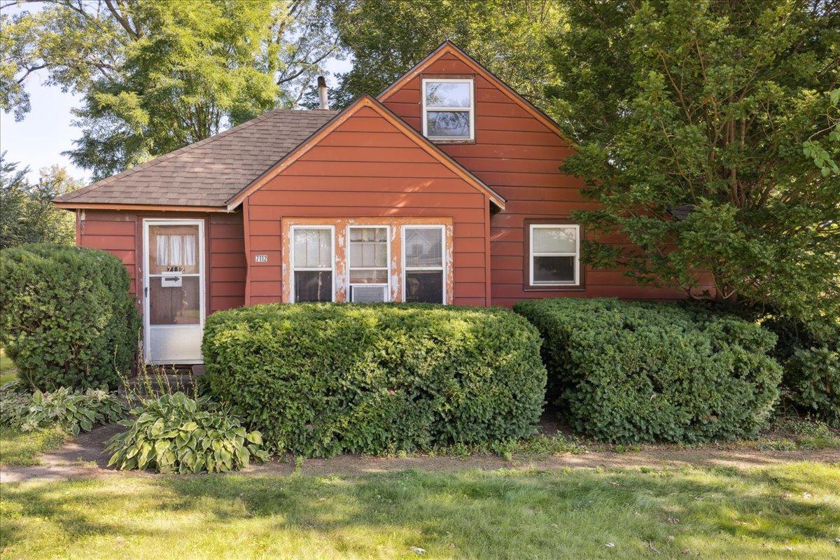 7112 N Oak St., Wonder Lake, IL 60097