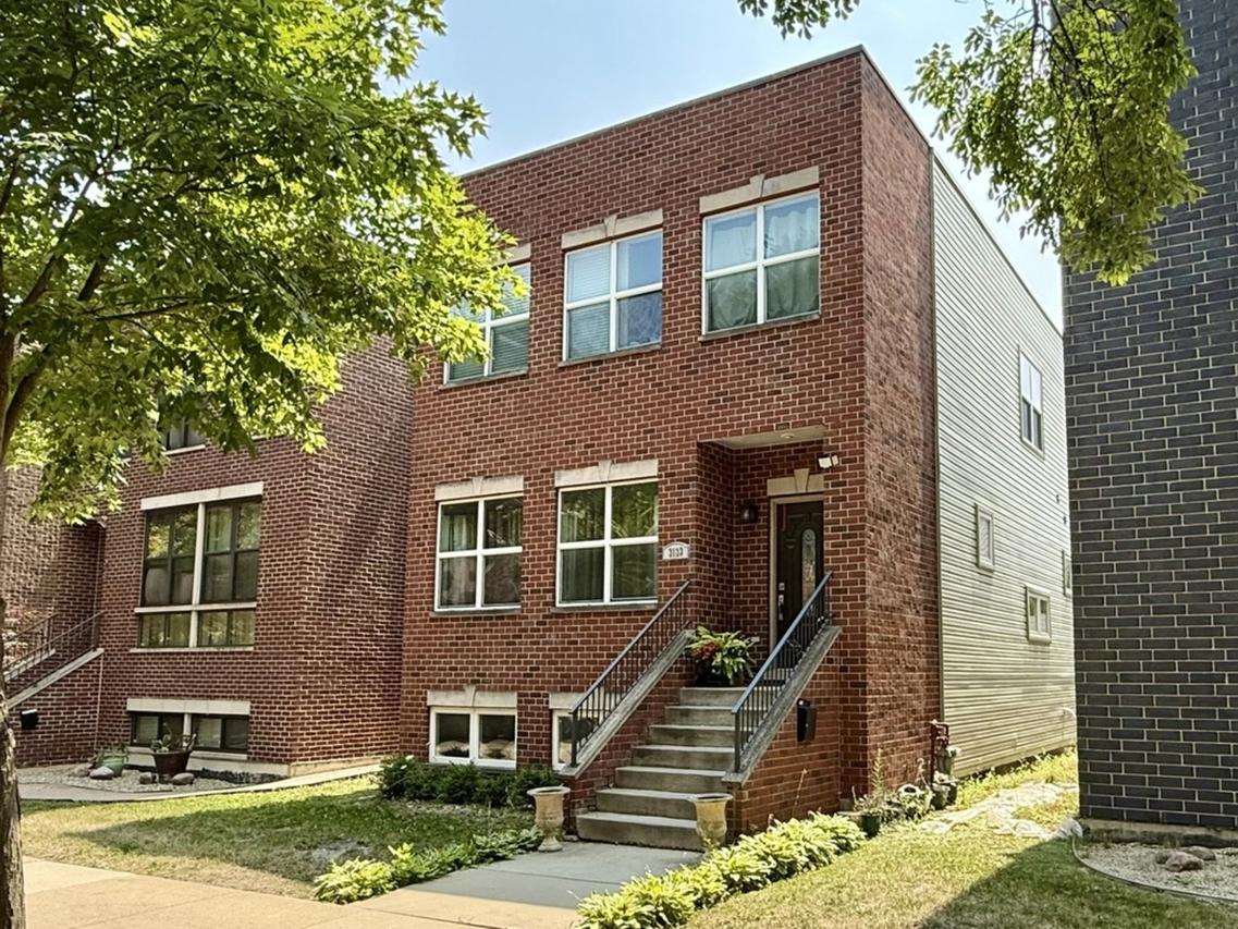 3133 W Wallen Ave., Chicago, IL 60645