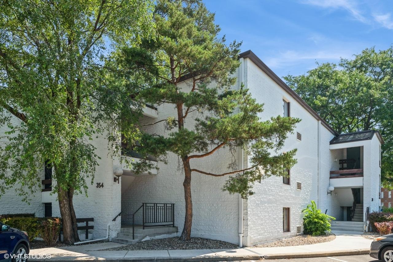 354 W Miner St. #1B, Arlington Heights, IL 60005