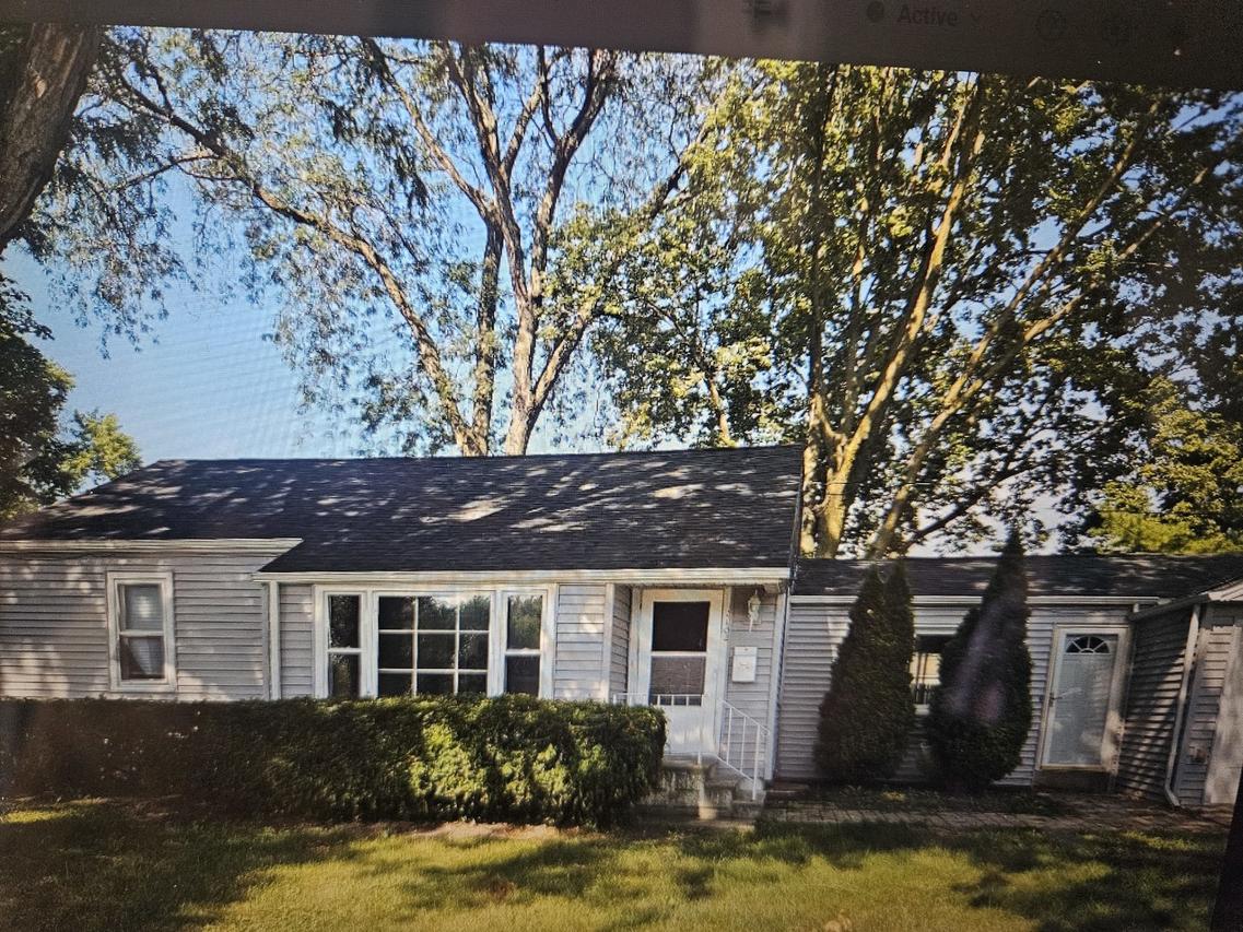 1102 Grand Ave., Aurora, IL 60506