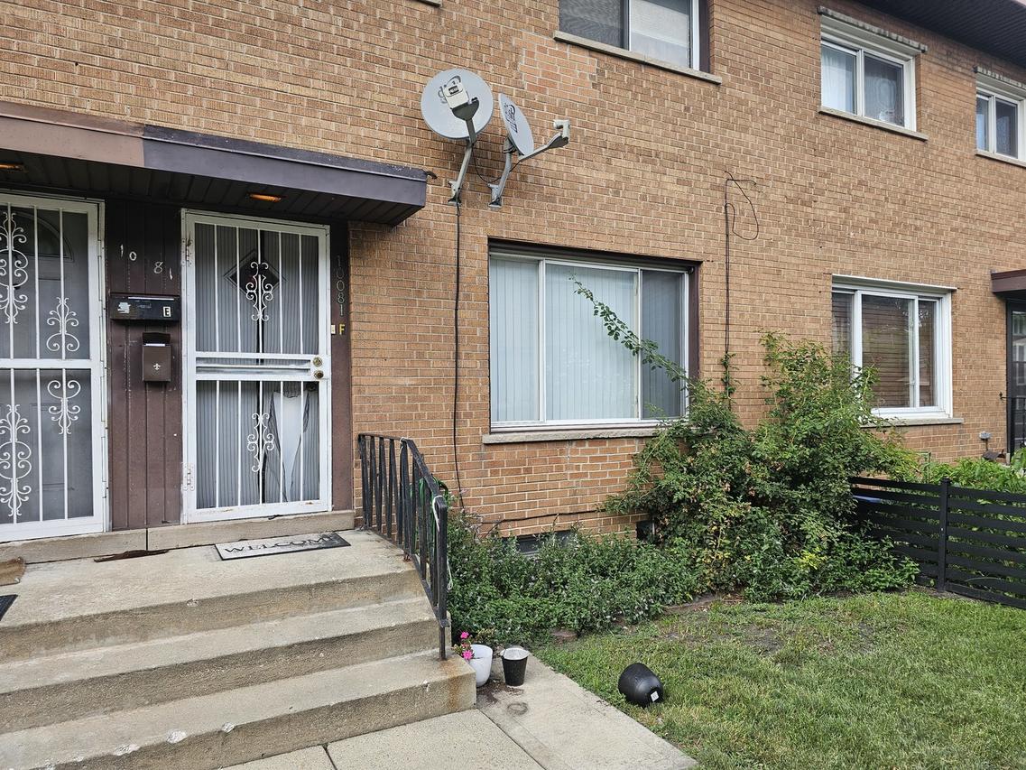 10081 Frontage Rd. #F, Skokie, IL 60076