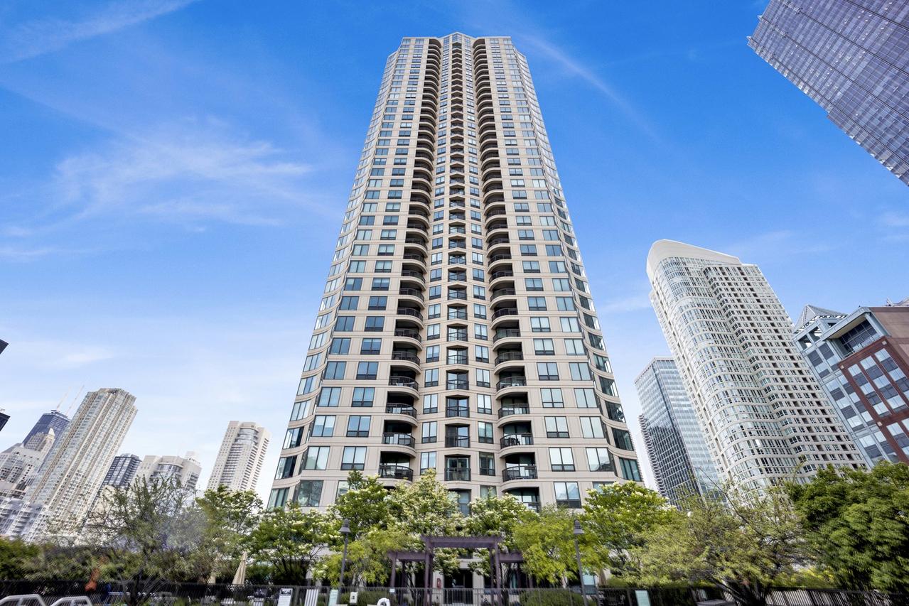 400 N La Salle St. #2909, Chicago, IL 60654