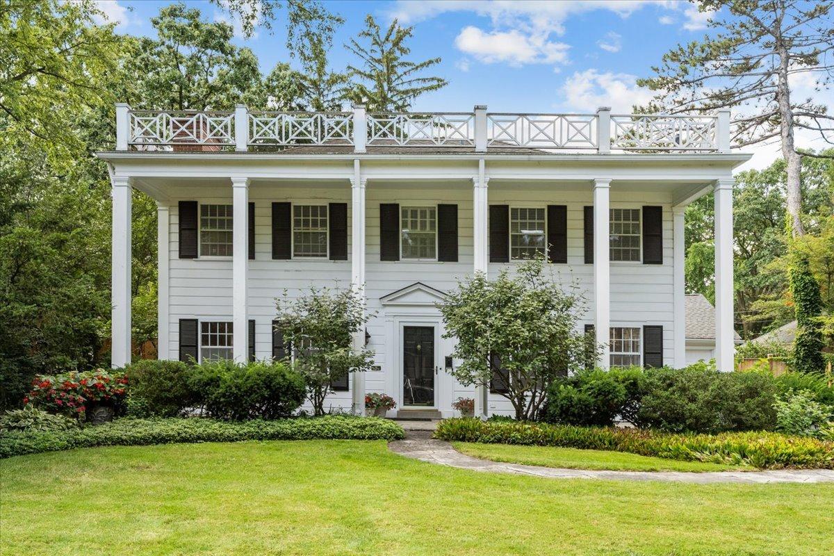2927 Indianwood Rd., Wilmette, IL 60091